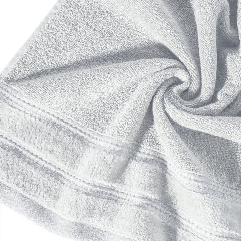 Ręcznik Glory 1 70x140 stalowy z welurową bordiurą i błyszczącą nicią 500g/m2 Eurofirany Ręcznik Glory 1 70x140 stalowy z welurową bordiurą i błyszczącą nicią 500g/m2 Eurofirany
