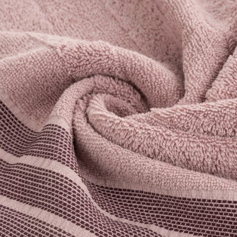 Ręcznik Pati 70x140 pudrowy różowy pasy frotte 500g/m2 Eurofirany Ręcznik Pati 70x140 pudrowy różowy pasy frotte 500g/m2 Eurofirany