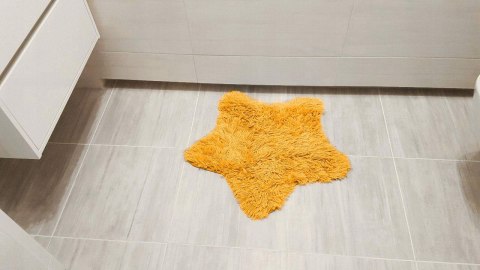 Dywanik mata 60 cm Soft Star gwiazda eko futro żółty antypoślizgowy Domarex Dywanik mata 60 cm Soft Star gwiazda eko futro żółty antypoślizgowy Domarex
