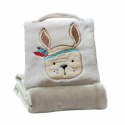 Koc poduszka 2w1 75x100 Bunny Tipi z Rabbit beżowy z mikrofibry Domarex Koc poduszka 2w1 75x100 Bunny Tipi z Rabbit beżowy z mikrofibry Domarex