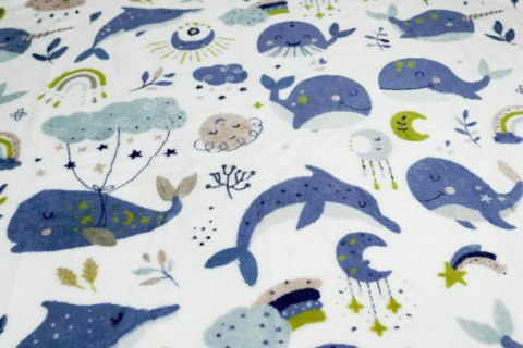 Koc z mikrofibry 130x170 Ocean Whale Wieloryby biały niebieski Domarex Koc z mikrofibry 130x170 Ocean Whale Wieloryby biały niebieski Domarex