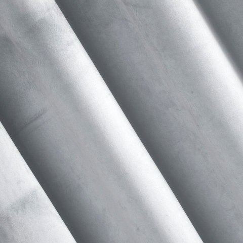 Zasłona 140x250 srebrna jasna welurowa gotowa na przelotkach Pierre Cardin 1 Zasłona 140x250 srebrna jasna welurowa gotowa na przelotkach Pierre Cardin 1