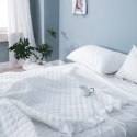 Narzuta z falbanką 140x200 Ruffy biała falbanka romby glamour dekoracyjna I2 Narzuta z falbanką 140x200 Ruffy biała falbanka romby glamour dekoracyjna I2