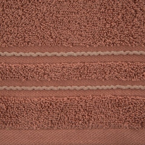 Ręcznik Emina 30x50 ceglasty zdobiony stebnowaną bordiurą 500 g/m2 Eurofirany Ręcznik Emina 30x50 ceglasty zdobiony stebnowaną bordiurą 500 g/m2 Eurofirany