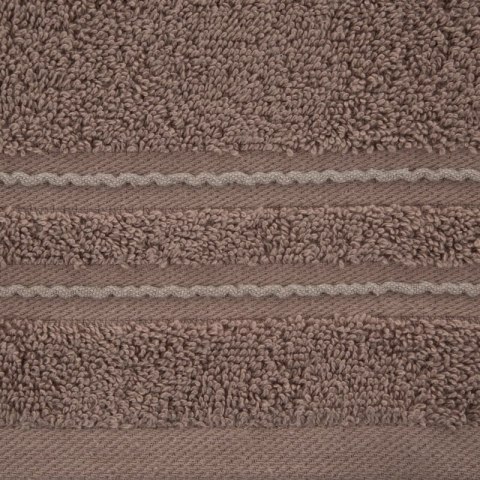 Ręcznik Emina 70x140 brązowy zdobiony stebnowaną bordiurą 500 g/m2 Eurofirany Ręcznik Emina 70x140 brązowy zdobiony stebnowaną bordiurą 500 g/m2 Eurofirany