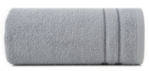 Ręcznik Emina 70x140 srebrny zdobiony stebnowaną bordiurą 500 g/m2 Eurofirany Ręcznik Emina 70x140 srebrny zdobiony stebnowaną bordiurą 500 g/m2 Eurofirany