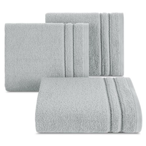 Ręcznik Emina 70x140 srebrny zdobiony stebnowaną bordiurą 500 g/m2 Eurofirany Ręcznik Emina 70x140 srebrny zdobiony stebnowaną bordiurą 500 g/m2 Eurofirany