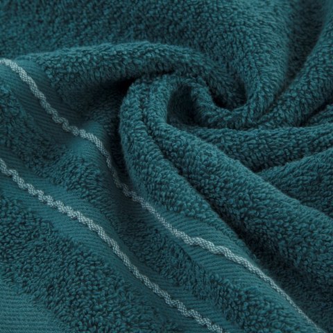 Ręcznik Emina 70x140 turkusowy zdobiony stebnowaną bordiurą 500 g/m2 Eurofirany Ręcznik Emina 70x140 turkusowy zdobiony stebnowaną bordiurą 500 g/m2 Eurofirany