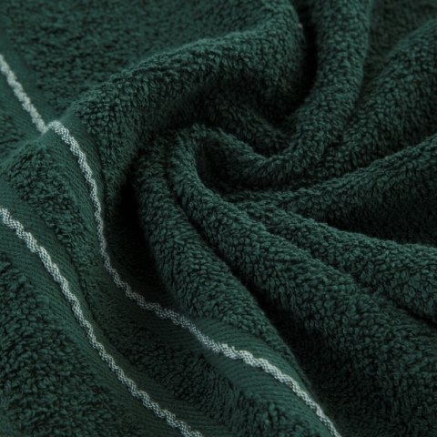 Ręcznik Emina 70x140 zielony ciemny zdobiony stebnowaną bordiurą 500 g/m2 Eurofirany Ręcznik Emina 70x140 zielony ciemny zdobiony stebnowaną bordiurą 500 g/m2 Eurofirany