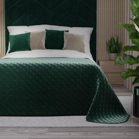 VELVI Narzuta dekoracyjna, rozmiar 170x210cm, kolor 012 szmaragdowy zielony VELVI0/NAP/012/170210/1 VELVI Narzuta dekoracyjna, rozmiar 170x210cm, kolor 012 szmaragdowy zielony VELVI0/NAP/012/170210/1