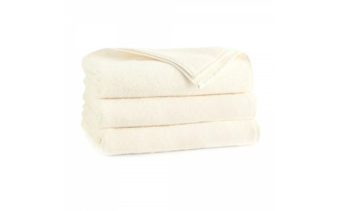 Ręcznik Liczi 2 70x140 kremowy 400 g/m2 Zwoltex 23 Ręcznik Liczi 2 70x140 kremowy 400 g/m2 Zwoltex 23
