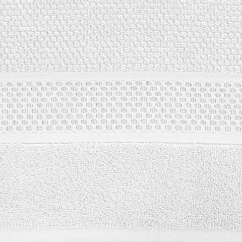 Ręcznik Danny 70x140 biały z wytłaczaną bordiurą i błyszczącą nicią 500 g/m2 Eurofirany Ręcznik Danny 70x140 biały z wytłaczaną bordiurą i błyszczącą nicią 500 g/m2 Eurofirany