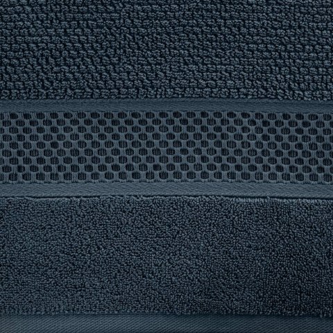 Ręcznik Danny 70x140 granatowy z wytłaczaną bordiurą i błyszczącą nicią 500 g/m2 Eurofirany Ręcznik Danny 70x140 granatowy z wytłaczaną bordiurą i błyszczącą nicią 500 g/m2 Eurofirany