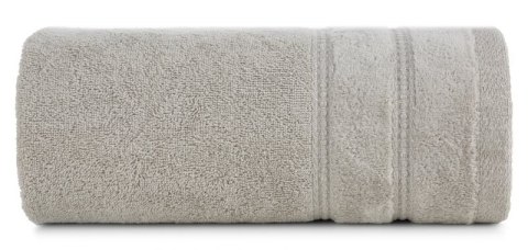 Ręcznik Glory 4 30x50 beżowy z welurową bordiurą i błyszczącą nicią 500 g/m2 Eurofirany Ręcznik Glory 4 30x50 beżowy z welurową bordiurą i błyszczącą nicią 500 g/m2 Eurofirany