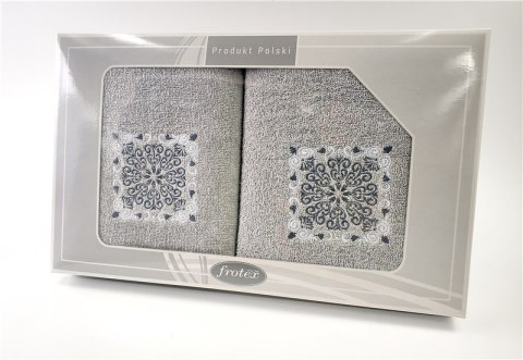Komplet ręczników w pudełku 2 szt 50x90 70x140 Gift popielaty wzór 4 Frotex Komplet ręczników w pudełku 2 szt 50x90 70x140 Gift popielaty wzór 4 Frotex