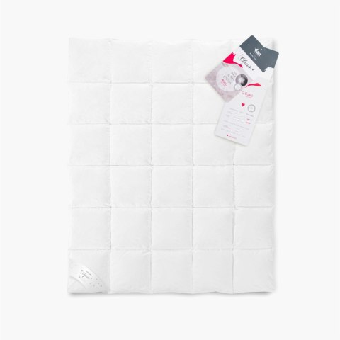 Kołdra puchowa 70% 155x200 Basic całoroczna 1200g biała AMZ Kołdra puchowa 70% 155x200 Basic całoroczna 1200g biała AMZ