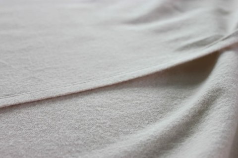 Prześcieradło flanelowe bez gumki 220x240 beżowe jasne Prześcieradło flanelowe bez gumki 220x240 beżowe jasne