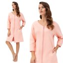 Szlafrok damski 214 4XL morelowy podomka na suwak z kieszeniami z wytłaczanym wzorem bawełniany rękaw 7/8 Szlafrok damski 214 4XL morelowy podomka na suwak z kieszeniami z wytłaczanym wzorem bawełniany rękaw 7/8