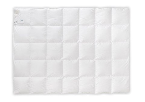 Kołdra puchowa całoroczna 70% 135x200 Basic+ biała 1100g AMZ Kołdra puchowa całoroczna 70% 135x200 Basic+ biała 1100g AMZ
