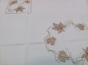 Obrus haftowany 85x85 LUX Niska Cena Obrus haftowany 85x85 LUX Niska Cena