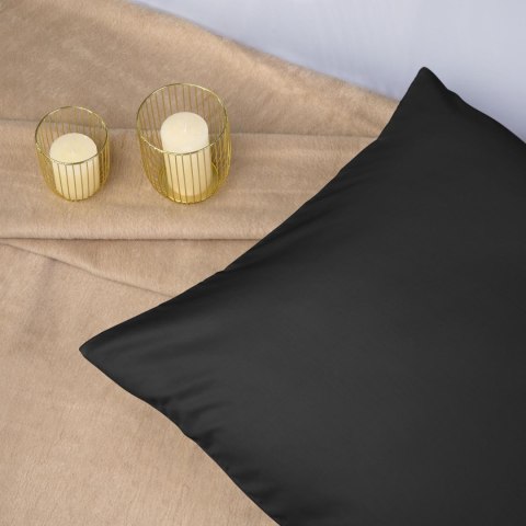 Poszewka satynowa 50x60 czarna 04000966 jednobarwna Darymex Poszewka satynowa 50x60 czarna 04000966 jednobarwna Darymex