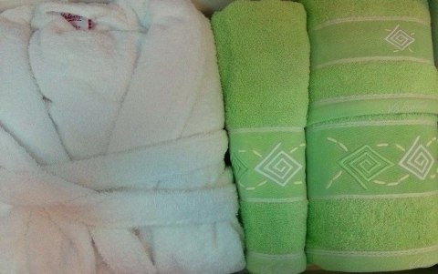 Szlafrok Valentini Biały rozmiar XL plus kpl ręczników 3 szt. Zielony Szlafrok Valentini Biały rozmiar XL plus kpl ręczników 3 szt. Zielony
