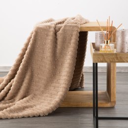 Koc narzuta z mikrofibry 150x200 beżowy miękki Lisa z wytłaczanym wzorem pasów D91
