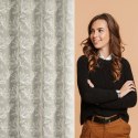 Firana gotowa Suzi 140x250 beżowa z haftem na przelotkach Eurofirany Firana gotowa Suzi 140x250 beżowa z haftem na przelotkach Eurofirany