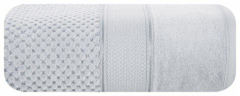 Ręcznik Jessi 90x150 srebrny 500g/m2 z fakturą wytłaczanej krateczki i welurową bordiurą frotte Eurofirany Ręcznik Jessi 90x150 srebrny 500g/m2 z fakturą wytłaczanej krateczki i welurową bordiurą frotte Eurofirany