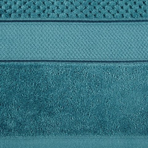 Ręcznik Jessi 90x150 turkusowy frotte 500g/m2 z fakturą wytłaczanej krateczki i welurową bordiurą Eurofirany Ręcznik Jessi 90x150 turkusowy frotte 500g/m2 z fakturą wytłaczanej krateczki i welurową bordiurą Eurofirany