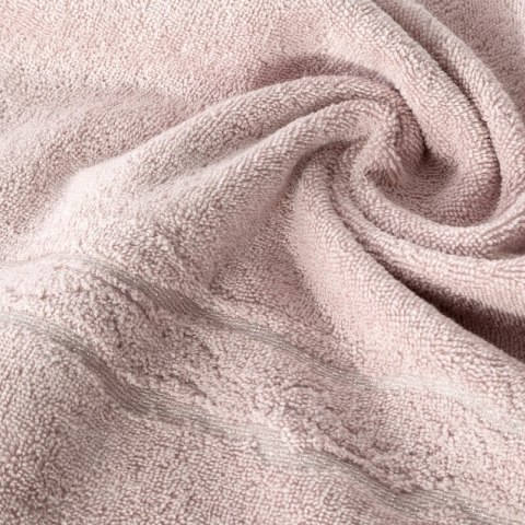Ręcznik 70x140 Karin 06 pudrowy róż 500g/m2 Eurofirany Ręcznik 70x140 Karin 06 pudrowy róż 500g/m2 Eurofirany
