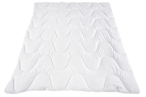 Kołdra antyalergiczna 140x200 KARO 1200g biała 100% poliester Kołdra antyalergiczna 140x200 KARO 1200g biała 100% poliester