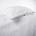 Poszewka hotelowa 50x70 biała adamaszkowa na zakładkę paski 1 cm Poszewka hotelowa 50x70 biała adamaszkowa na zakładkę paski 1 cm