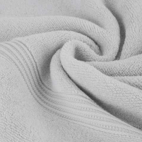 Ręcznik Molly 70x140 cm srebrny frotte bawełniany 550 g/m2 Eurofirany Ręcznik Molly 70x140 cm srebrny frotte bawełniany 550 g/m2 Eurofirany