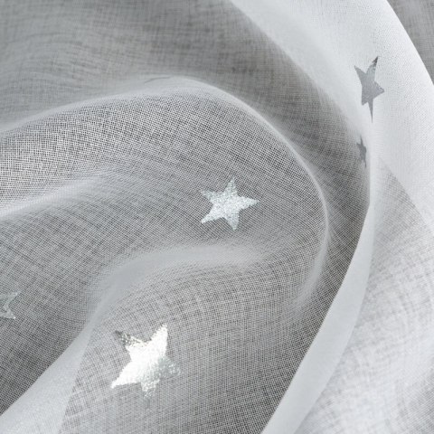 Firana 140x250 Star świąteczna biała srebrna gwiazdki z błyszczącym nadrukiem gotowa na przelotkach Eurofirany Firana 140x250 Star świąteczna biała srebrna gwiazdki z błyszczącym nadrukiem gotowa na przelotkach Eurofirany