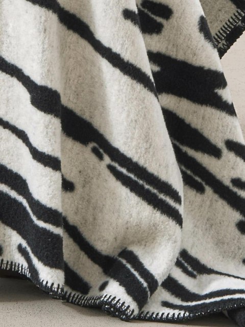 Koc bawełniany akrylowy 150x200 2141/2 Zebra biały czarny narzuta pled wykończony szydełkiem Koc bawełniany akrylowy 150x200 2141/2 Zebra biały czarny narzuta pled wykończony szydełkiem