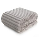 Koc narzuta 170x210 Soft beżowy z mikrofibry prążki D91 Koc narzuta 170x210 Soft beżowy z mikrofibry prążki D91
