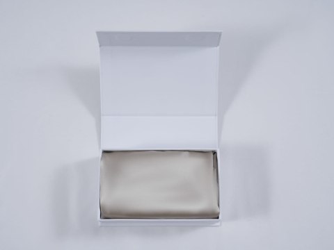 Poszewka jedwabna 70x80 beżowa jednobarwna Premium Poszewka jedwabna 70x80 beżowa jednobarwna Premium