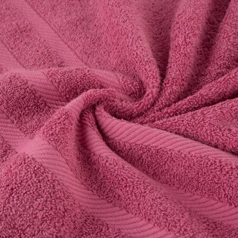 Ręcznik Milo 70x140 różowy ciemny 500 g/m2 frotte bawełniany Eurofirany Ręcznik Milo 70x140 różowy ciemny 500 g/m2 frotte bawełniany Eurofirany
