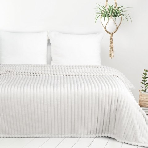 Koc narzuta 150x200 Soft biały z mikrofibry prążki D91 Koc narzuta 150x200 Soft biały z mikrofibry prążki D91