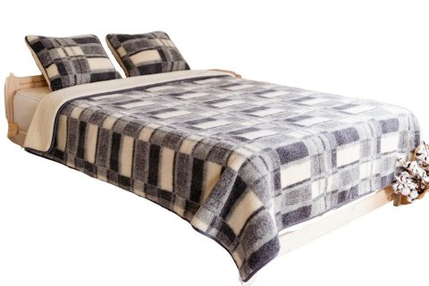 Komplet wełniany merynos - kołdra 200x200 - 2 poduszki 50x60 - prześcieradło wełniane 200x200 - Belar czarny kremowy Wyroby reha Komplet wełniany merynos - kołdra 200x200 - 2 poduszki 50x60 - prześcieradło wełniane 200x200 - Belar czarny kremowy Wyroby reha