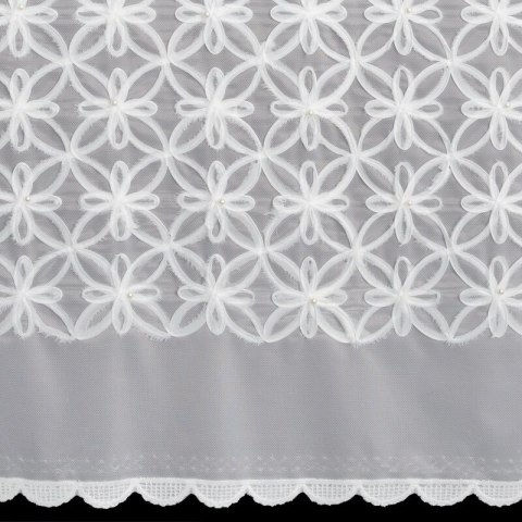 Zasłona 140x250 Liwia biała z haftem geometrycznym gotowa na przelotkach Eurofirany Zasłona 140x250 Liwia biała z haftem geometrycznym gotowa na przelotkach Eurofirany