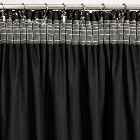 Zasłona 140x270 Dori czarna gotowa na taśmie z błyszczącym nadrukiem Eurofirany Zasłona 140x270 Dori czarna gotowa na taśmie z błyszczącym nadrukiem Eurofirany