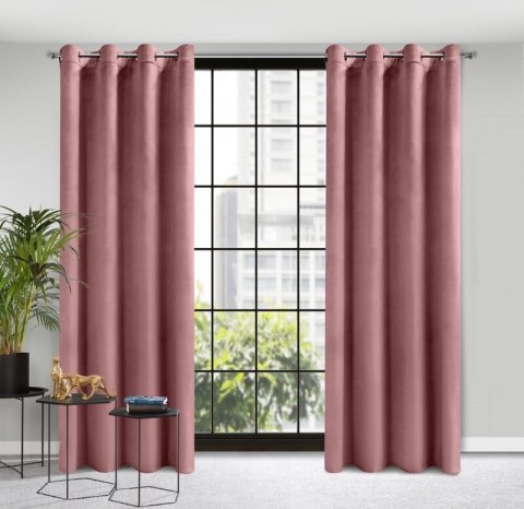 Zasłona gotowa na przelotkach 140x250 różowa ciemna welurowa Rosa Zasłona gotowa na przelotkach 140x250 różowa ciemna welurowa Rosa
