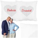 Dla Babci i Dziadka Komplet 2 szt poduszek 40x40 biała serce napisy antyalergiczne 260g Dla Babci i Dziadka Komplet 2 szt poduszek 40x40 biała serce napisy antyalergiczne 260g
