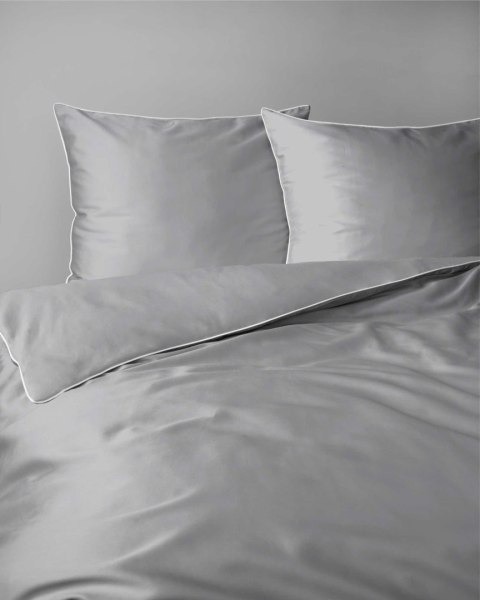 Pościel satynowa 180x200 szara jasna z lamówką Mako Satin 62 Pościel satynowa 180x200 szara jasna z lamówką Mako Satin 62