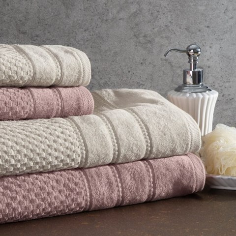 Ręcznik Adore 50x90 czerwony o strukturze krateczki 500 g/m2 Eurofirany Ręcznik Adore 50x90 czerwony o strukturze krateczki 500 g/m2 Eurofirany