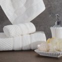Ręcznik Adore 50x90 czerwony o strukturze krateczki 500 g/m2 Eurofirany Ręcznik Adore 50x90 czerwony o strukturze krateczki 500 g/m2 Eurofirany