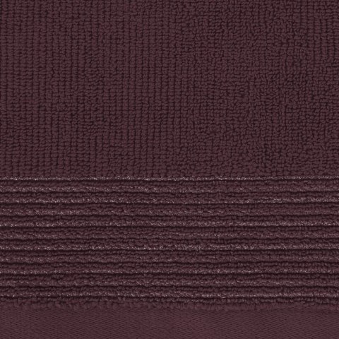 Ręcznik Lari 8 50x90 burgundowy z ozdobną bordiurą przetykaną błyszczącą nicią 500 g/m2 Eurofirany Ręcznik Lari 8 50x90 burgundowy z ozdobną bordiurą przetykaną błyszczącą nicią 500 g/m2 Eurofirany