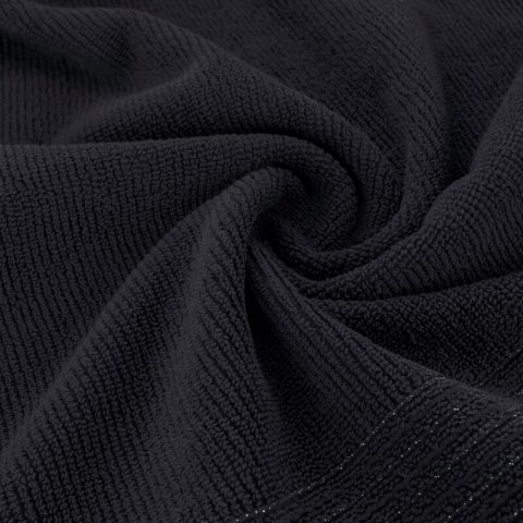 Ręcznik Lari 9 70x140 czarny z ozdobną bordiurą przetykaną błyszczącą nicią 500 g/m2 Eurofirany Ręcznik Lari 9 70x140 czarny z ozdobną bordiurą przetykaną błyszczącą nicią 500 g/m2 Eurofirany